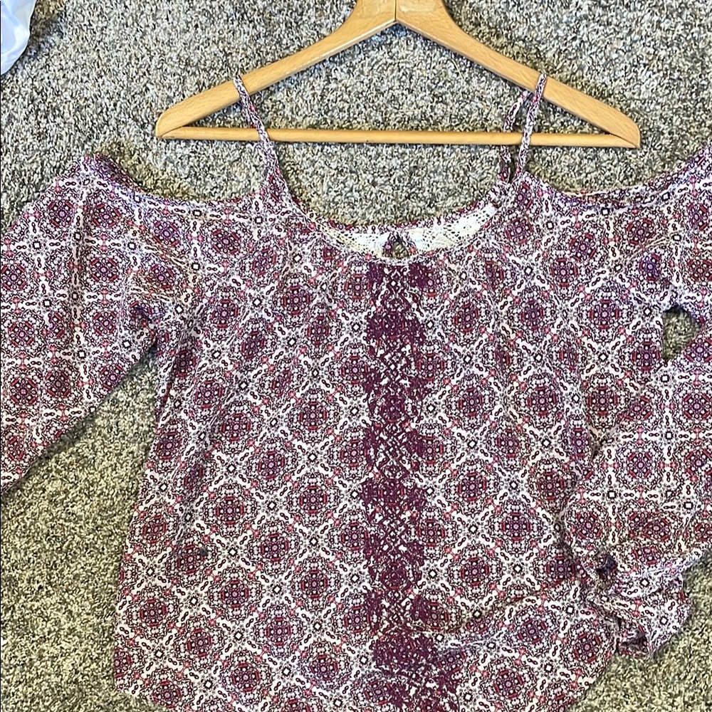 Rewind open shoulder top